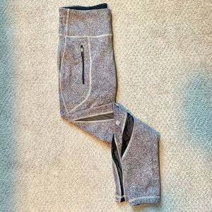 Lululemon cropped yoga pants
